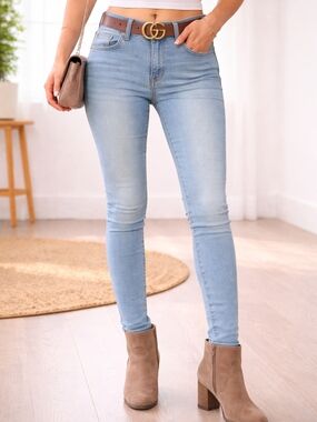 True Religion Jennie Curvy Skinny Jeans Size 27 Mid Rise Light Wash